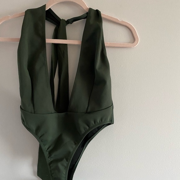 Kendall&Kylie swimsuit - Picture 3 of 7